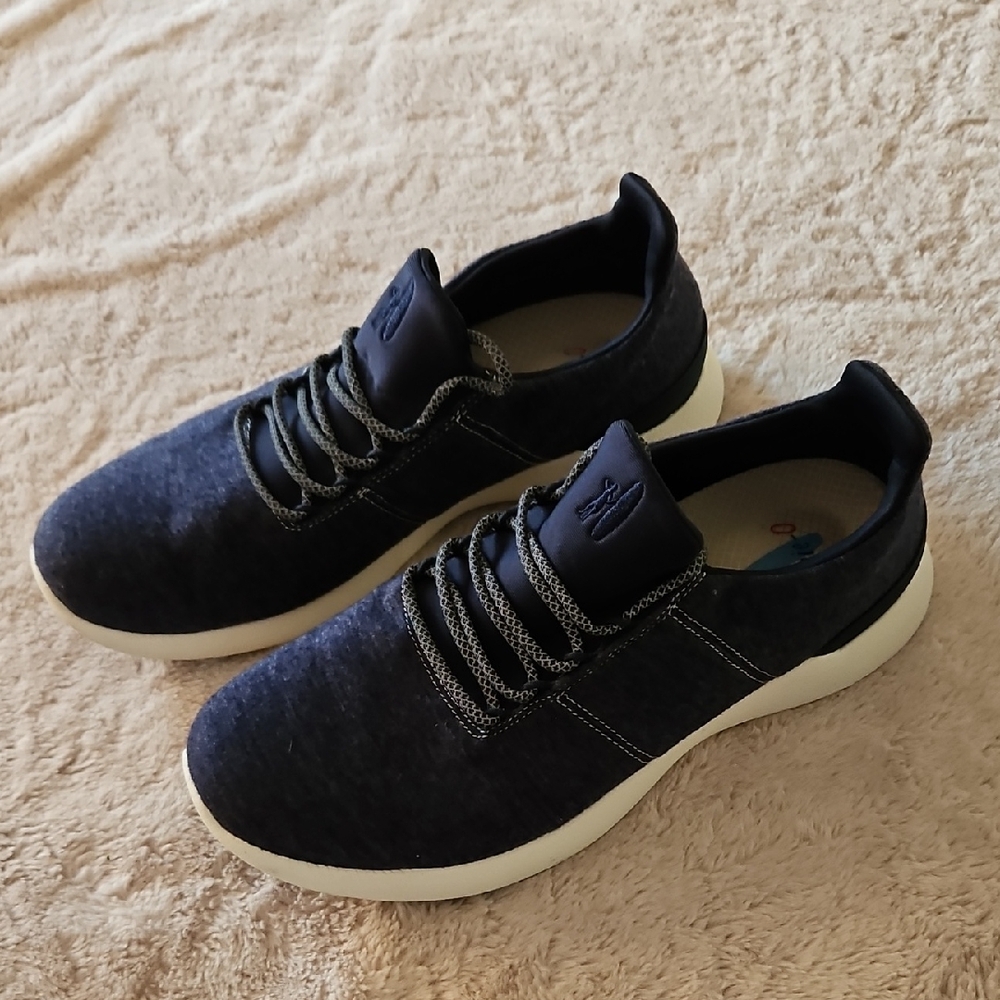 EUC Men's Johnnie-O Blue Casual Sneakers. Size 10